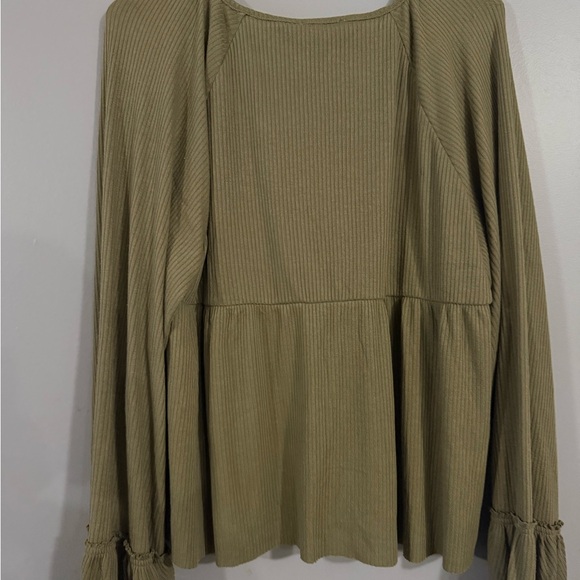 Elegant Olive Blouse with Button Detail - Picture 5 of 5